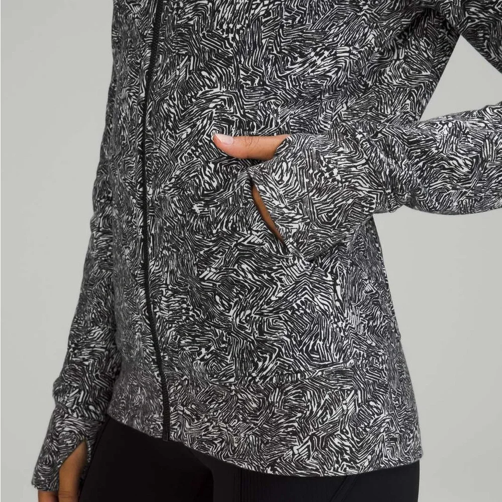 Lululemon Scuba Full-Zip Hoodie, Offbeat Alpine White Black, size 18